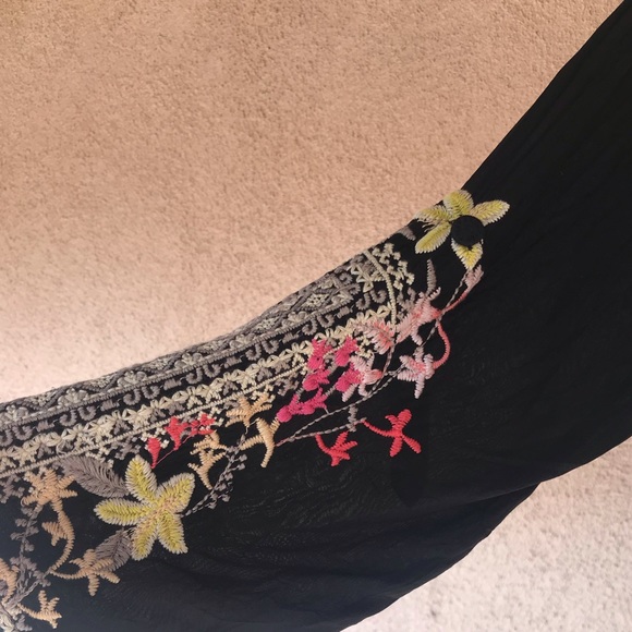 Johnny Was Liliana Embroidered Tunic - Picture 7 of 8